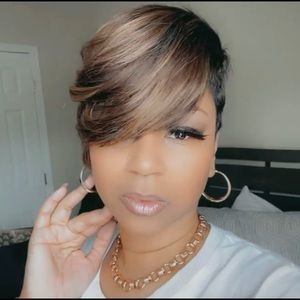 Meet your Posher, Sarella